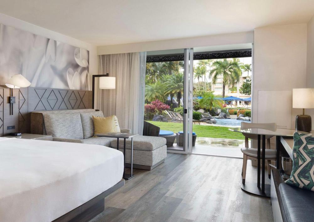 Deluxe King-Ground Floor Lanai interior