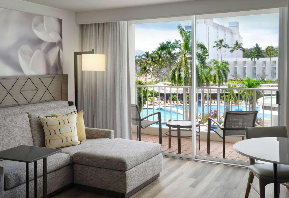 Pool View King interior